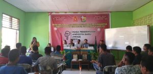 Ansy Ga saat memberi Materi kepada peserta Masa Penerimaan Anggota Baru PMKRI Cabang Kupang di Buraen, Kupang.